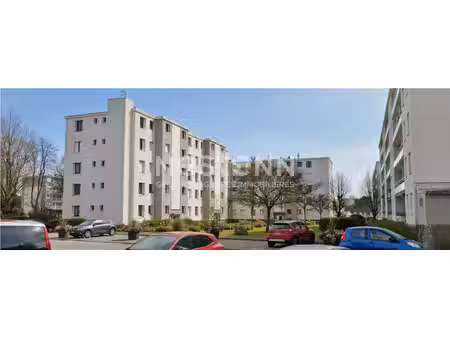 à louer : bois-d'arcy   résidence de l'eglise  3 pièces de 58 m² avec balcon   parking