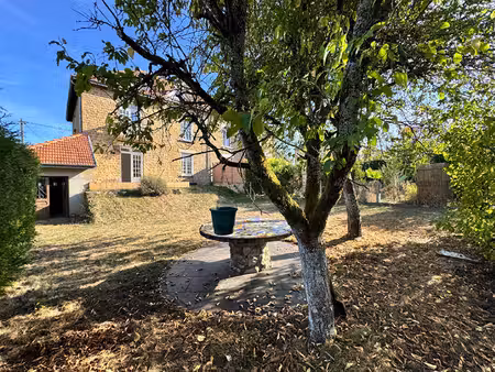maison de pierre de 155 m2 sh avec 1 garage et jardin quartier st julien à charleville