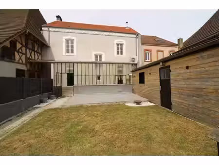 maison de ville 165 m² – 4 chambres – dpe c – terrain clos + dépendance – proche commodité