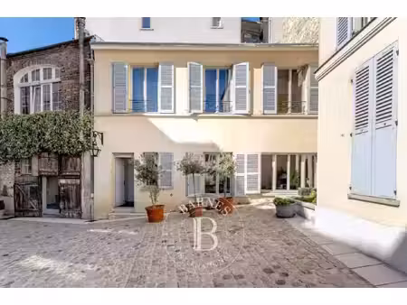 maison de luxe à vendre dans le quartier croulebarbe