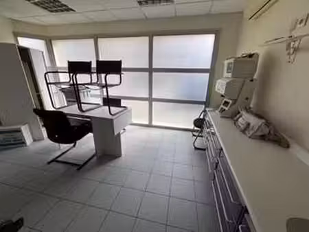 location bureaux et commerces à montreuil-juigné (49460) : à louer / 82m² montreuil-juigné