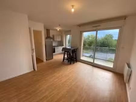 location appartement 2 pièces meublé à saint-méen-le-grand (35290) : à louer 2 pièces meub