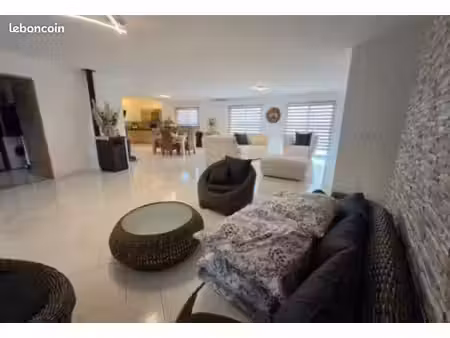 maison contemporaine 158m² – terrain 9000m² – proche lac du der