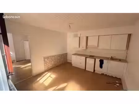 ? t2 lumineux 40m² proche commodités