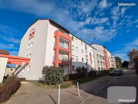 f3 avec place de parking sous sol