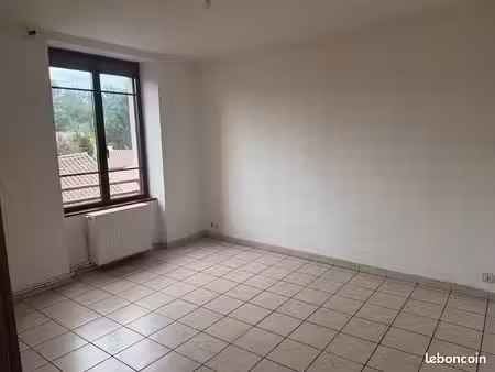 f3 à louer
