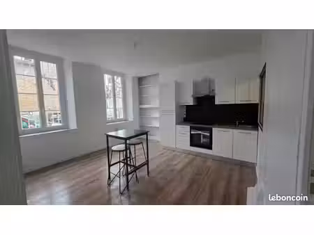 ?appartement t2 rénové 45 m² – plein centre du fousseret – tout à pied