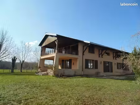 maison 9 pièces 297 m²