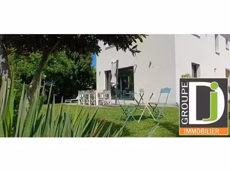 a vendre  maison contemporaine à montmeyran