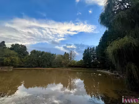 a vendre etang avec magnifique cabane de pecheur sur 122 ares