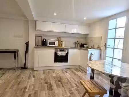 à louer  appartement meublé au cœur de collobrières.