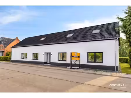 zeer ruime woning met 4 slaapkamers te gelrode