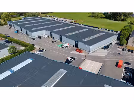 magazijn met mezzanine te huur nabij a12 en e19 in aartselaar business estate