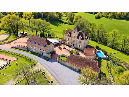propriété figeac - 8 chambres - 900m²