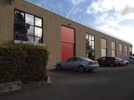 location entrepôt coignières 78310 882m²