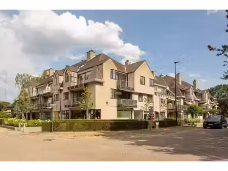 lichtrijk en ruim appartement 120 m2 met zicht op groen