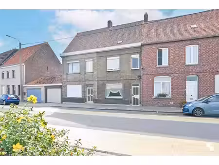 te renoveren woning met dubbele garage in oostrozebeke