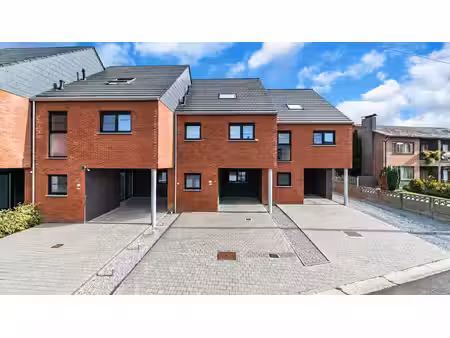 ruime en energiezuinige nieuwbouwwoning met 5 slaapkamers  zonnige tuin en dubbele garage 