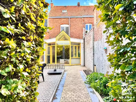 woning met 3 slaapkamers  tuin en uitweg met garage te koop in gullegem!