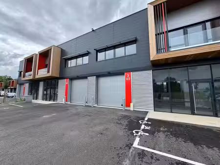 location local d’activités 371m²