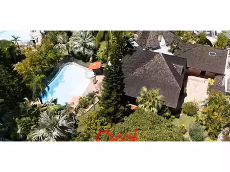 villa avec piscine et jardin saint gilles les bains (974)