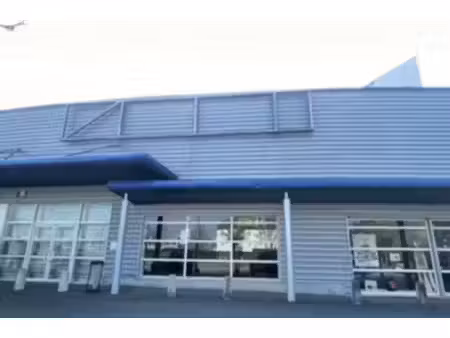 location commerce maurepas 78310 409m²
