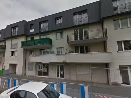 location commerce les lilas 93260 78m²