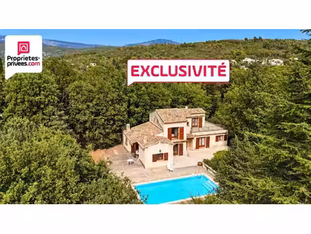 belle villa provencale 5 pieces 156 m2 à rafraichir terrain 2500 m2 et grande piscine chau