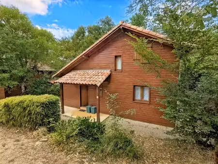 chalet meublé avec piscine à lachapelle-auzac