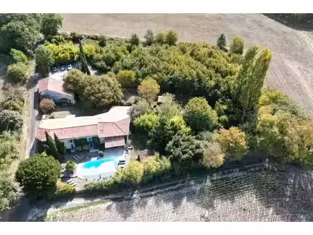 fabuleuse maison individuelle de caractère en pierre avec piscine