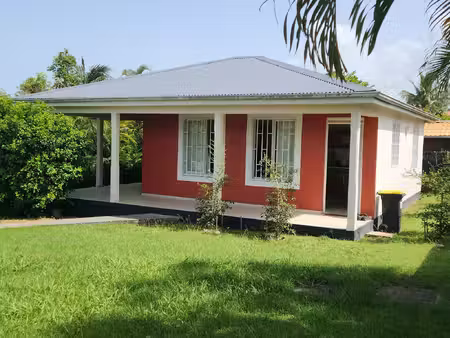 a louerravissante maison t3 meublee baie mahault