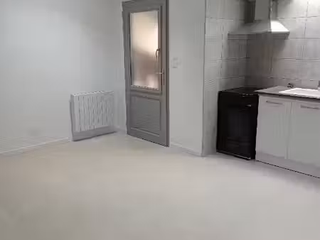 location maison 3 pièces à guîtres (33230)  630 €