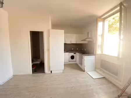 studio 1er étage