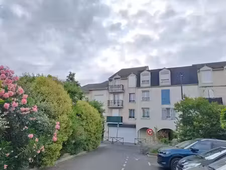 location parking 15 m² à villeparisis (77270)  95 €