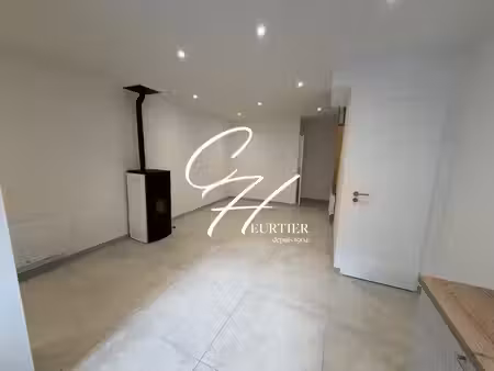 location maison 3 pièces 71m2 le grand-lemps 38690 - 890 € - surface privée