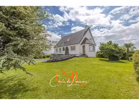 une belle maison familiale au calme  à deux pas du centre de landivisiau