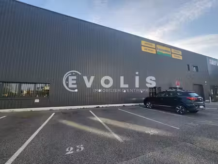 vente local d’activités 450m²
