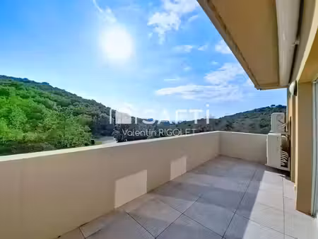 t4 raffiné 81m² vue mer traversant terrasse calme.
