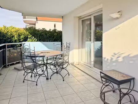 appartement 3 pièces avec grande terrasse