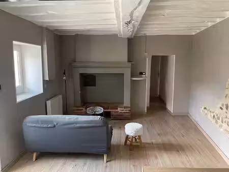 location appartement 3 pièces  53.84m²  étriché