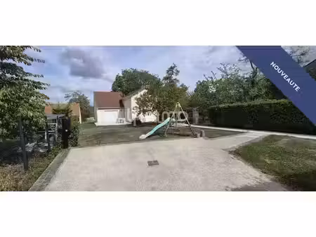 a louer en meublé maison plein centre de coupvray t5
