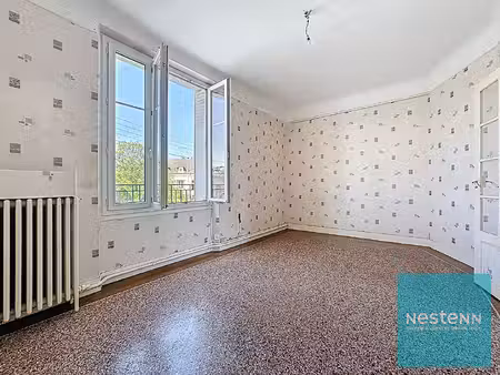 appartement 4 pièces à vendre avec un balcon au coeur de montereau fault yonne