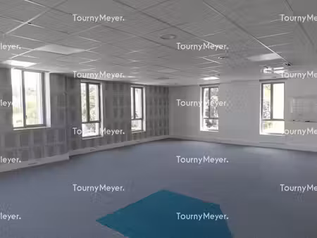 location bureaux 165m² à 702m²