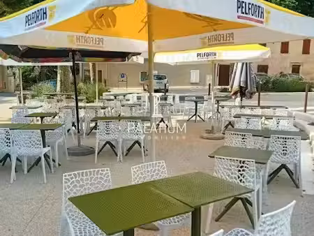 vente locaux professionnels 137 m² à ongles (04230)  145 000 €