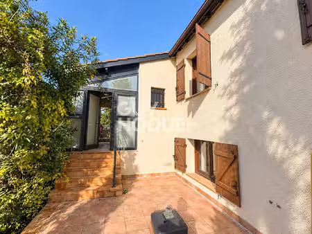 maison 4 chambres jardin et garage.
