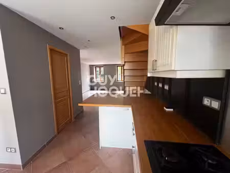maison de village 68 m² avec stationnement à pouilly-lès-feurs (idéal premier achat ou inv