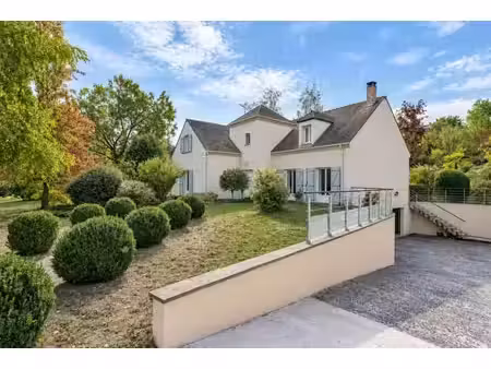 luzarches – une propriété rare au cœur de 2 646 m² de verdure