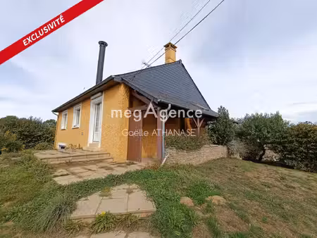 calme et tranquillité pour cette maison singulière  au coeur de la nature.