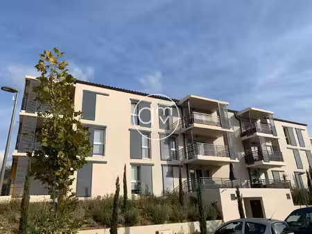 location appartement 3 pièces 62m² le castellet 83330