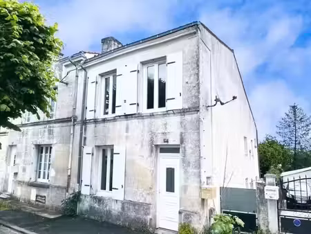 vente maison 5 pièces 97 m² à pons (17800)  110 000 €